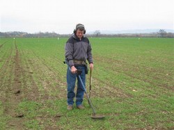 Clive Kibblewhite using the new Minelab Quattro MP detector during survey work at Edgehill.