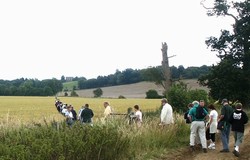 Members and guests of the Battlefields Trust on a guided walk over the battlefield at Edgecote in 2002. Looking across the northern alternative site for the battle, towards Edgcote Hill.