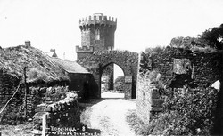 Round Tower on Edgehill from the ruins