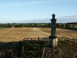 Broadmoor and Dust Hill viewed from the parliament lines, immediately adjacent to the battlefield monument.
