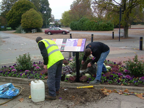 Hounslow Council install the information board at Syon Park on 24 October 2007