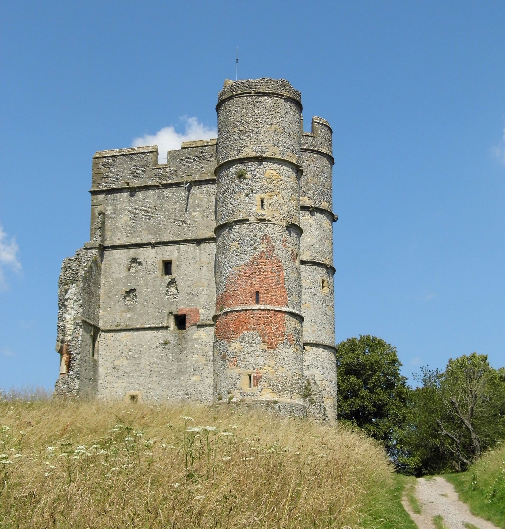 Donnington Castle gatehouse Donnington Castle gatehouse