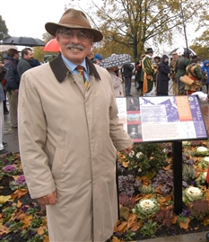 Richard Holmes at the Brentford and Turnham Green battlefield trail opening in 2006