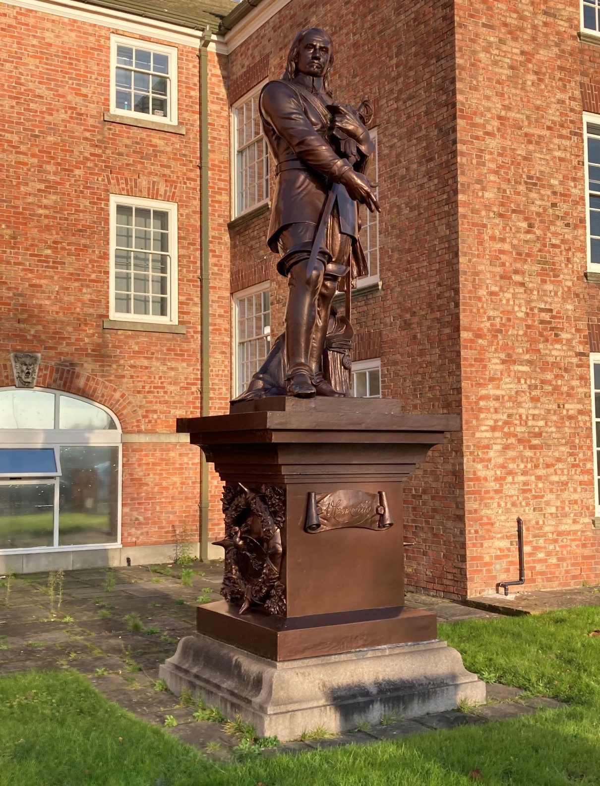 Cromwell statue, Bridgefoot, Warrington Cromwell statue, Bridgefoot, Warrington