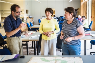 Dr Glenn Foord with volunteers
