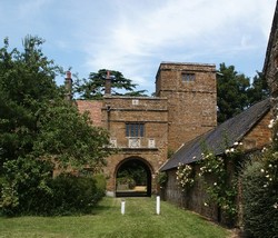 The gatehouse at Warmleighton, Oxfordshire, is the main surivivng fragment of the great house where Prince Rupert was quartered on the night before the battle of Edgehill.